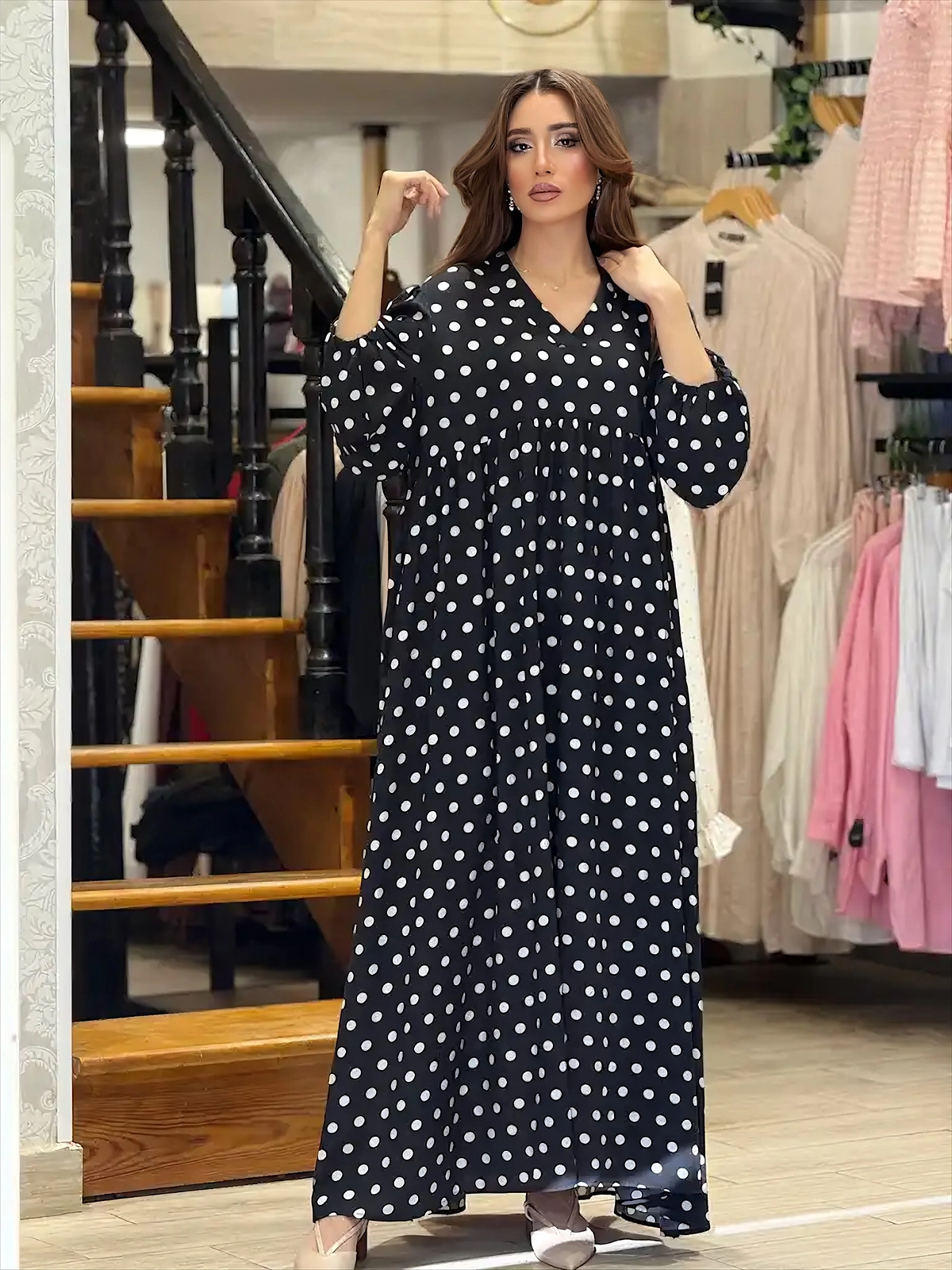 ROBE NOIRE à pois